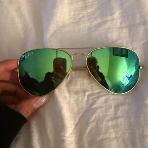 Ray-Ban Green Polarized Reflective Aviators RB3025